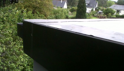 Couverture EPDM Hennebon - finition rive plate en zinc - fin des travaux